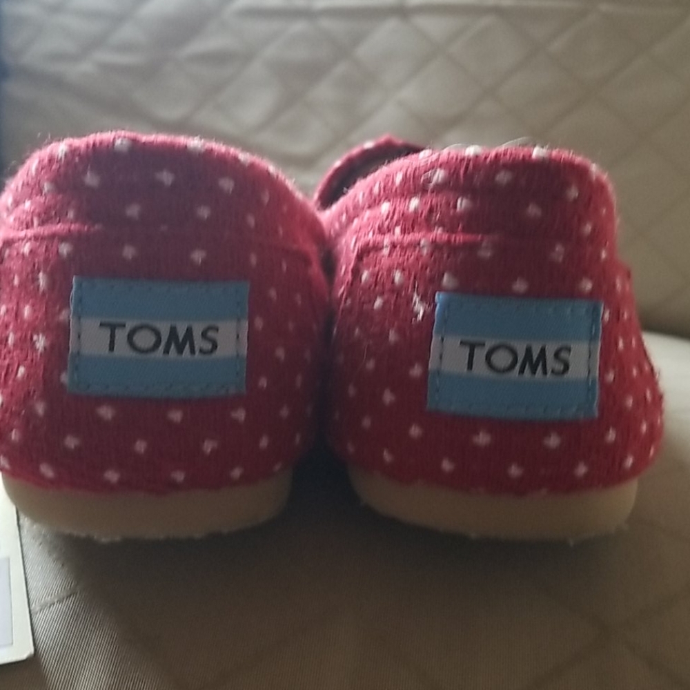 Toms - Picture 3 of 3